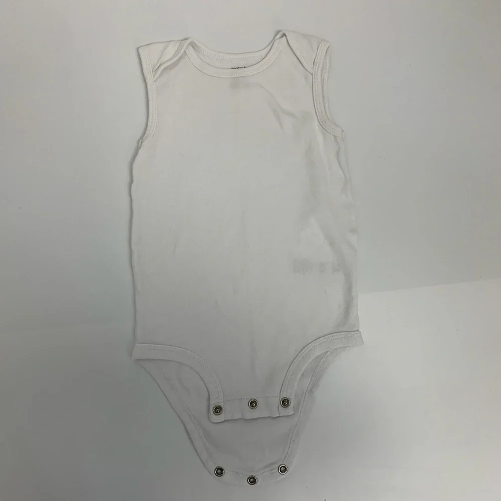 Baby girl Carter’s 3 piece bundle Sz 18M